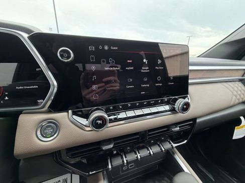 New 2026 GMC Canyon Denali image 13