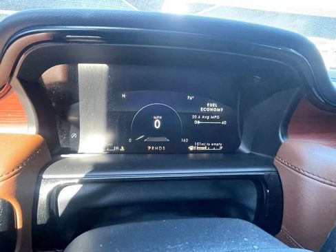 Used 2022 Lincoln Nautilus Reserve image 11