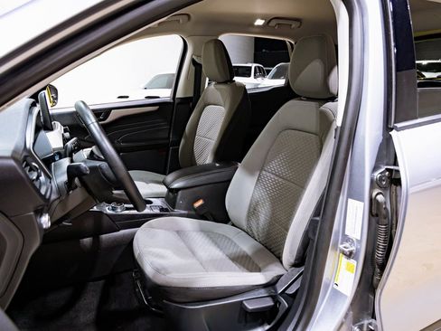 Used 2022 Ford Escape SE w/ Cold Weather Package image 21