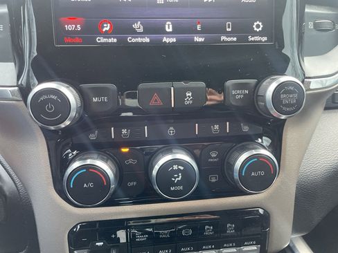 Used 2019 RAM 3500 Laramie image 38