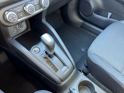 New 2025 Nissan Kicks Play S image 18