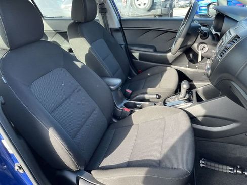 Used 2017 Kia Forte LX image 25
