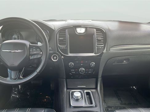Used 2016 Chrysler 300 S RWD image 9