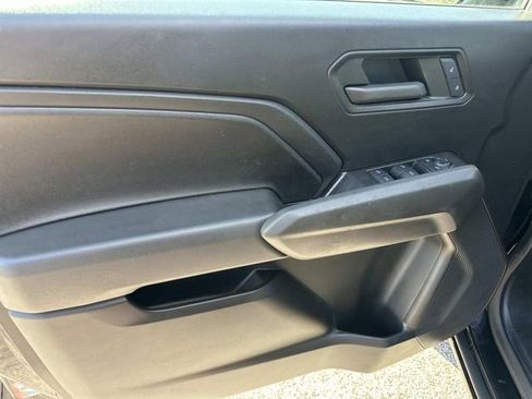 Used 2024 Chevrolet Colorado W/T RWD image 30