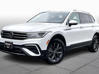Certified 2023 Volkswagen Tiguan SE w/ Panoramic Sunroof Package video 1