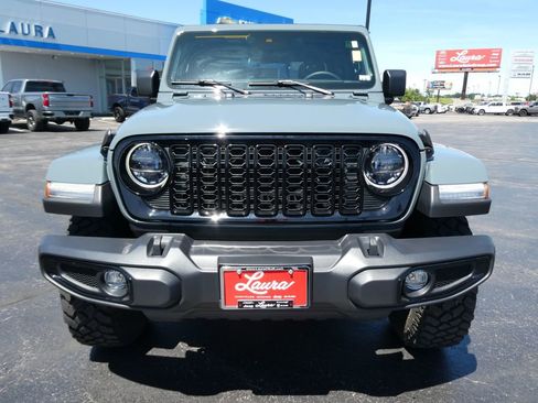 Used 2024 Jeep Gladiator Sport AWD/4WD image 44