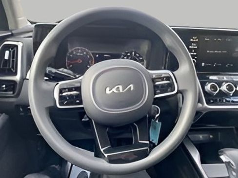 Used 2023 Kia Sorento LX AWD/4WD image 24