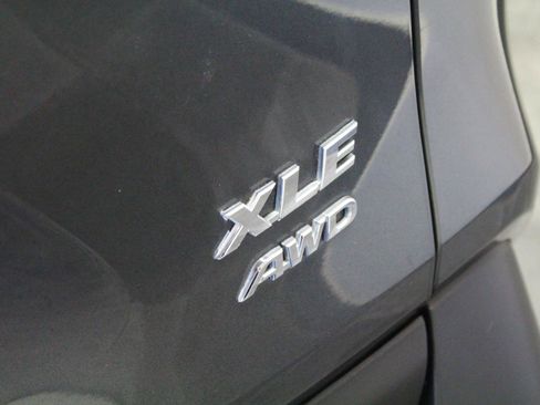 Used 2019 Toyota RAV4 XLE image 32
