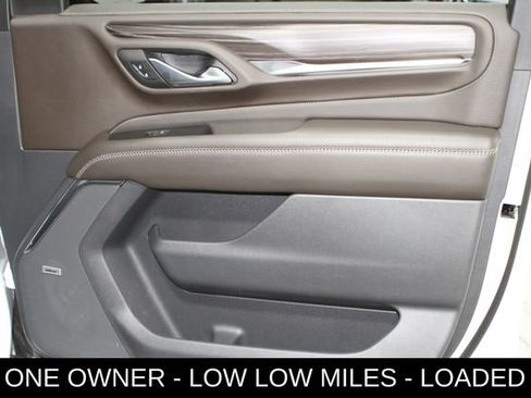 Used 2022 GMC Yukon XL Denali AWD/4WD image 24