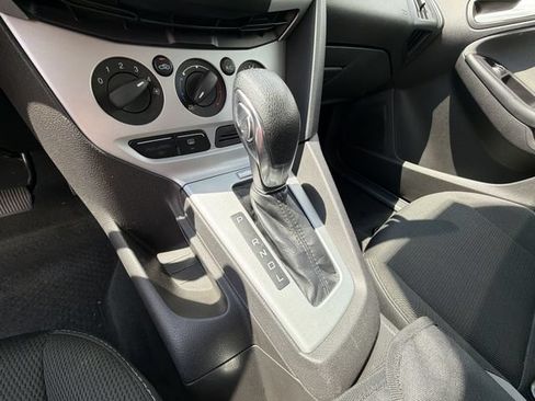Used 2013 Ford Focus SE FWD image 30
