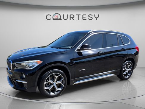 Used 2017 BMW X1 sDrive28i FWD image 1