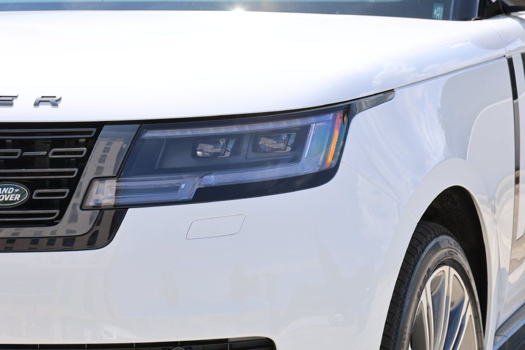 New 2026 Land Rover Range Rover Long Wheelbase SE AWD/4WD image 8
