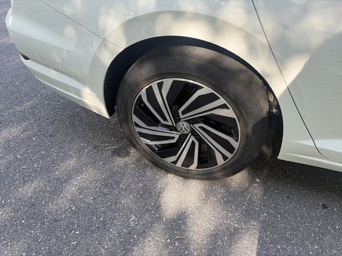 Certified 2021 Volkswagen Jetta SEL FWD image 12