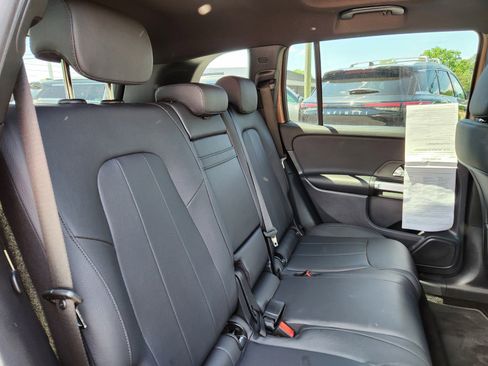 Used 2022 Mercedes-Benz GLB 250 4MATIC image 15