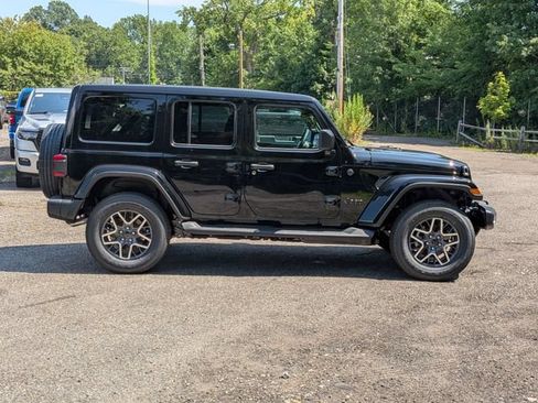 New 2026 Jeep Wrangler Unlimited Sahara w/ Safety Group AWD/4WD image 2