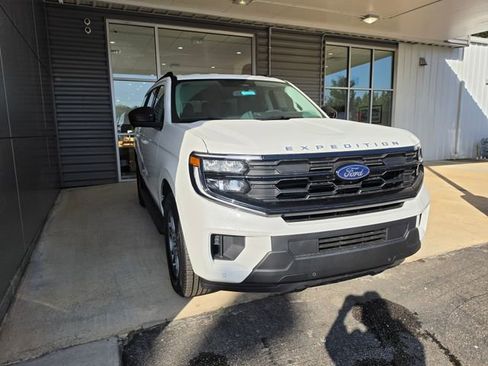 New 2026 Ford Expedition Active RWD image 2