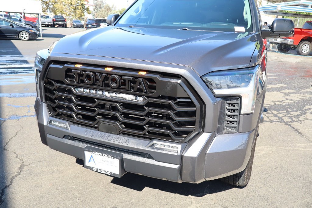 Used 2023 Toyota Tundra SR5 w/ SR5 Convenience Package AWD/4WD image 9