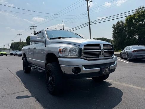 Used 2009 Dodge Ram 2500 Truck SLT w/ Popular Equipment Group AWD/4WD image 4