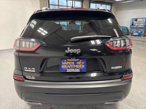 Used 2019 Jeep Cherokee Latitude Plus w/ Cold Weather Group image 6