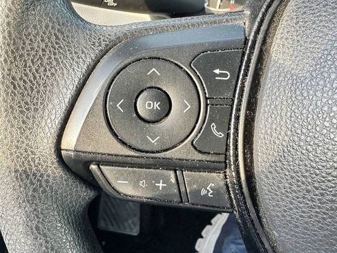 Used 2021 Toyota Corolla LE FWD image 17