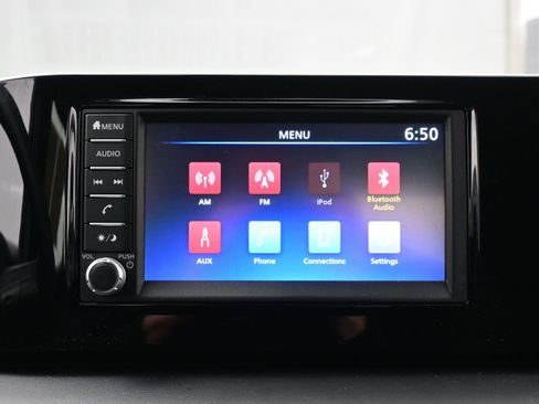 Used 2025 Nissan Kicks S image 18