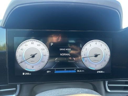 Used 2023 Hyundai Elantra SEL w/ Convenience Package FWD image 9