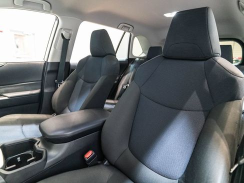 Used 2025 Toyota RAV4 LE AWD/4WD image 6