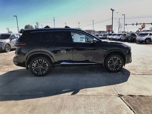 New 2026 Nissan Rogue Platinum w/ Platinum Premium Package image 9