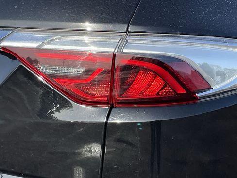 Used 2023 Buick Enclave Essence image 40