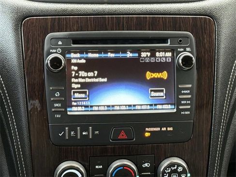 Used 2016 Chevrolet Traverse LT w/ Style and Technology Package image 13