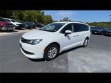 Used 2020 Chrysler Voyager Lxi image 5