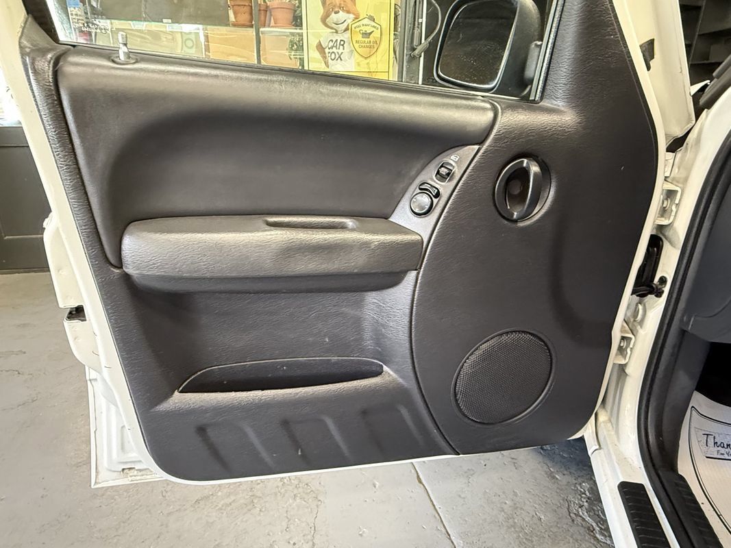 Used 2004 Jeep Liberty Sport w/ PWR Convenience Group AWD/4WD image 12