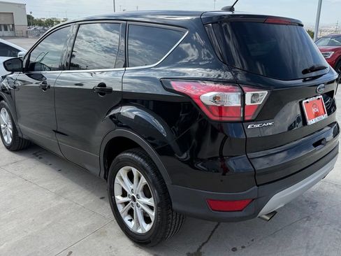 Used 2017 Ford Escape SE w/ SE Cold Weather Package FWD image 7