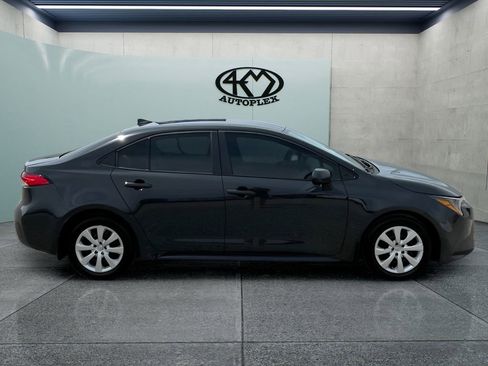 Used 2026 Toyota Corolla LE FWD image 2