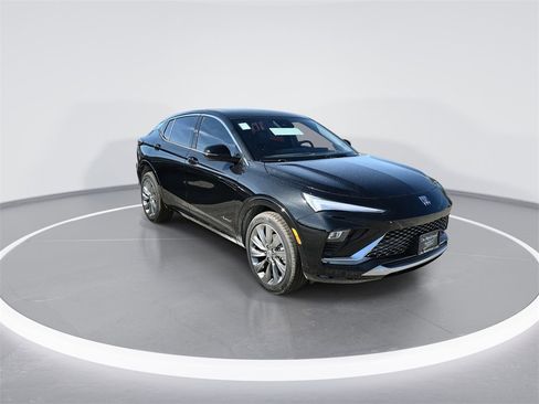 New 2026 Buick Envista Avenir image 2