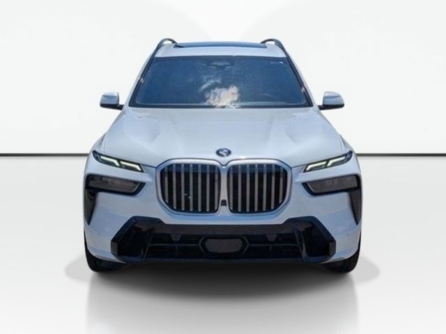 Used 2023 BMW X7 xDrive40i w/ M Sport Package AWD/4WD image 2
