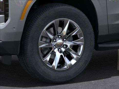 New 2025 Chevrolet Suburban Premier image 9