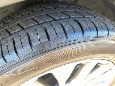 Used 2021 Ford Escape Titanium image 25