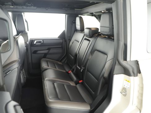 Used 2025 Ford Bronco Outer Banks image 21