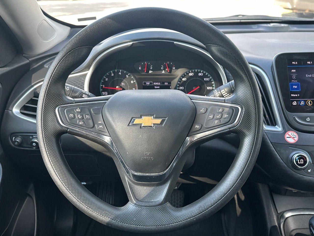 Used 2025 Chevrolet Malibu LT FWD image 14