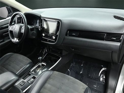 Used 2020 Mitsubishi Outlander SEL image 19