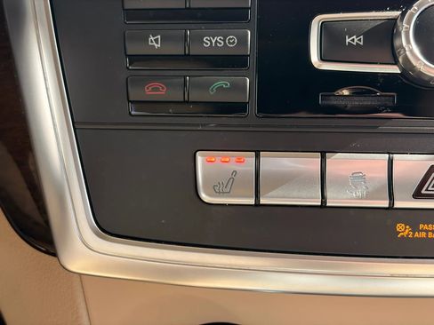 Used 2016 Mercedes-Benz GL 450 4MATIC image 33