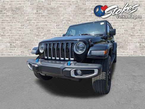 Used 2023 Jeep Wrangler Unlimited Sahara AWD/4WD image 8