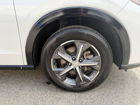 Certified 2024 Honda HR-V EX-L image 10