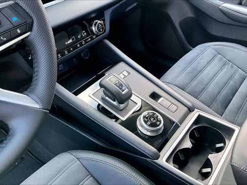 New 2026 Nissan Rogue SL image 7