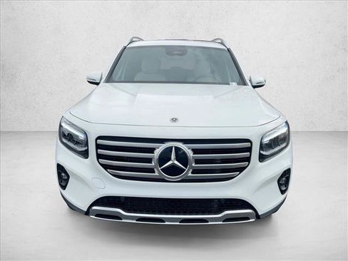 Used 2025 Mercedes-Benz GLB 250 4MATIC image 2