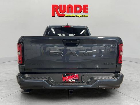 Used 2025 RAM 1500 Big Horn AWD/4WD image 4