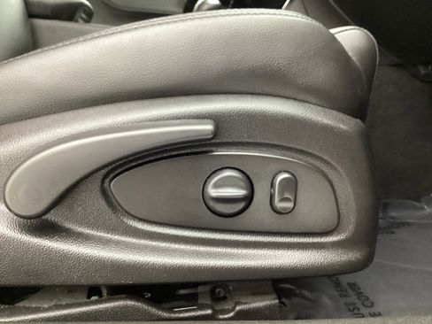 Used 2017 Chevrolet Impala LT w/ Convenience Package image 40