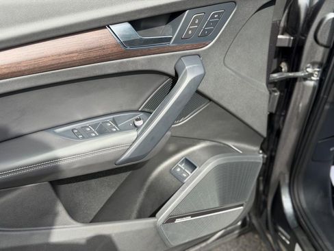 Used 2021 Audi Q5 e Prestige w/ Prestige Package AWD/4WD image 11