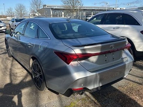 Used 2019 Toyota Avalon Touring w/ Advanced Safety Package image 4